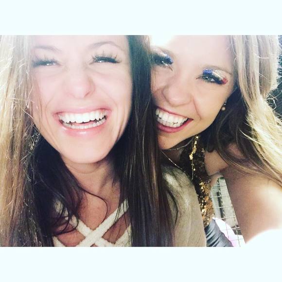 Meet your Posher, Arielle - Picture 1 of 1